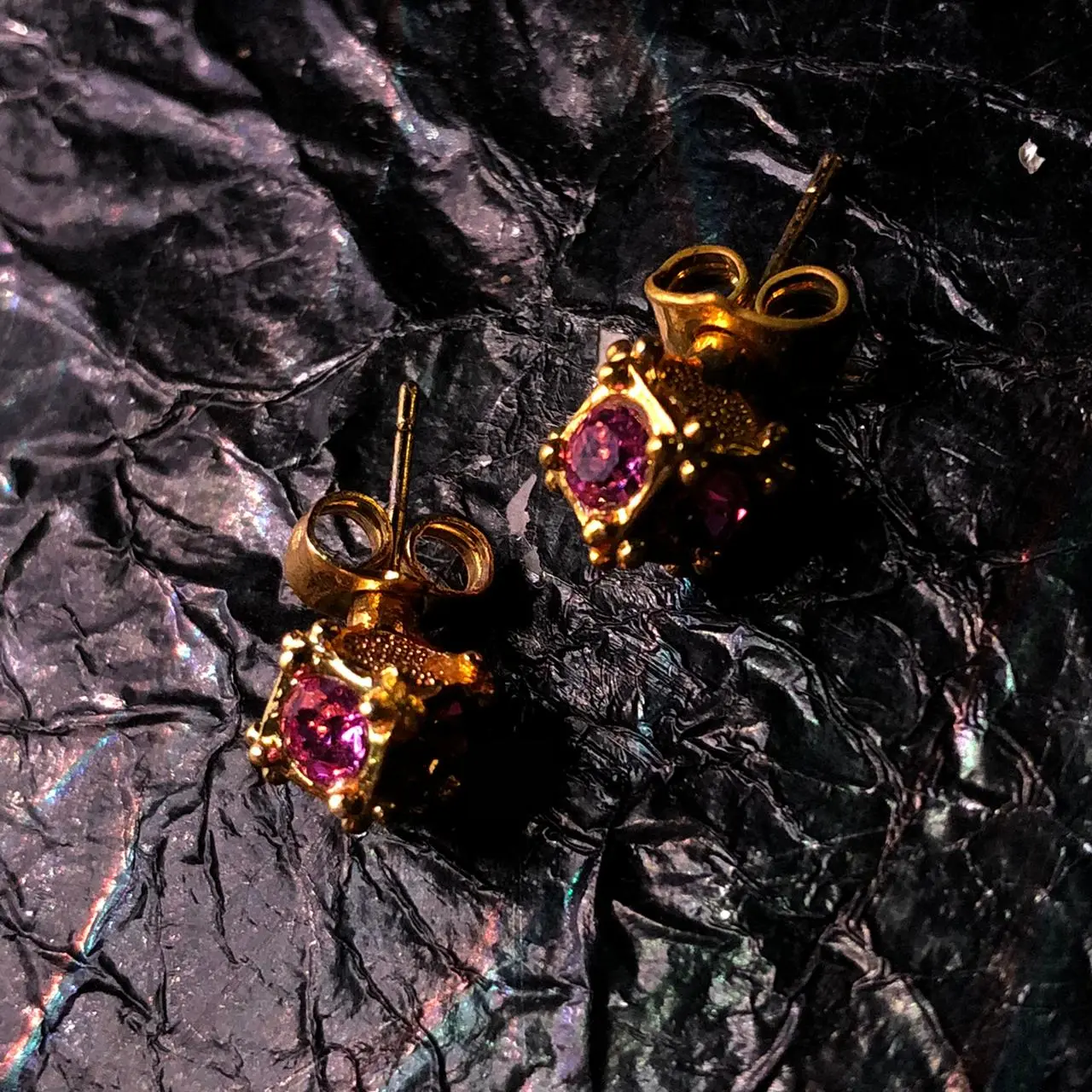 Cube Shape Golden Ear Stud - Image 2