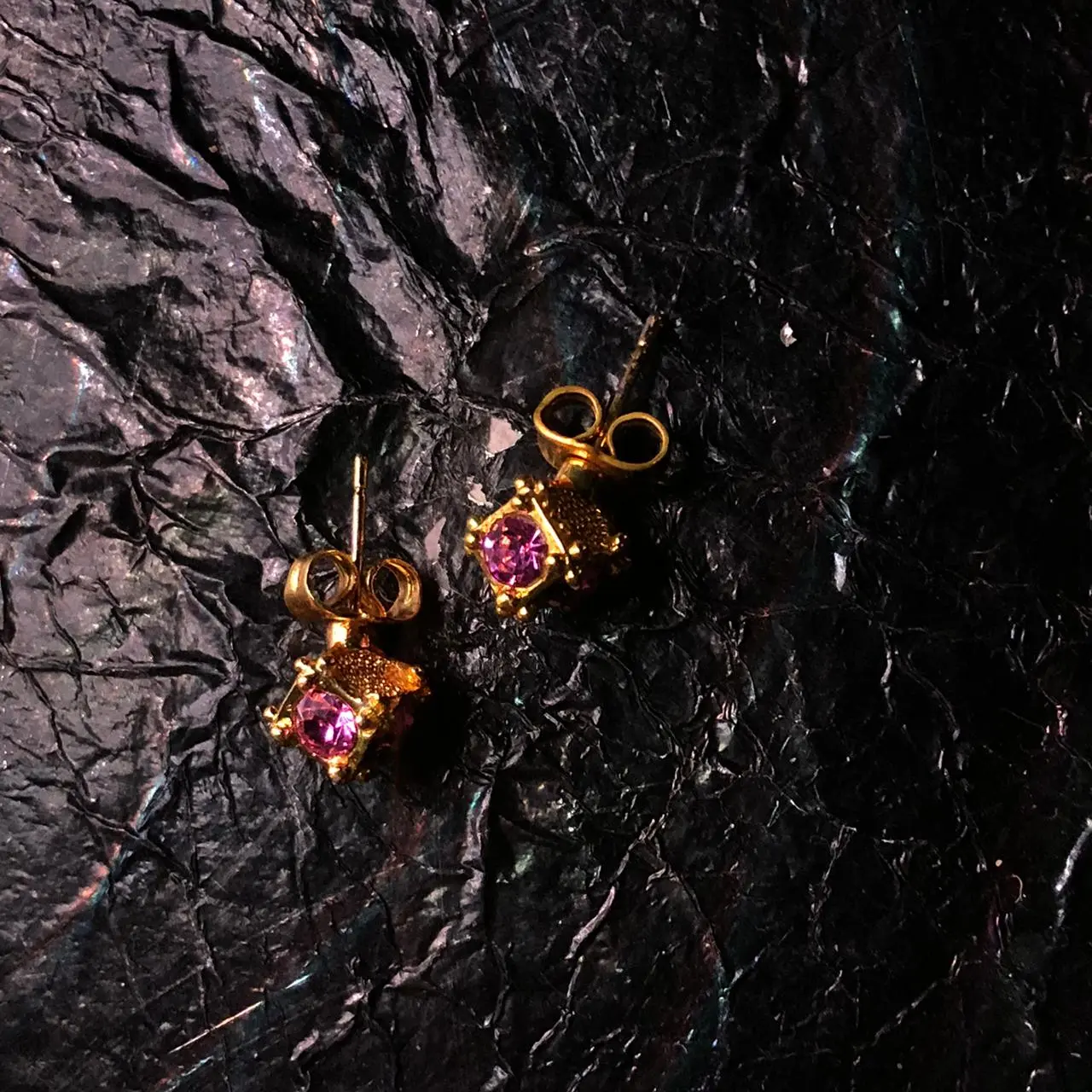 Cube Shape Golden Ear Stud - Image 3