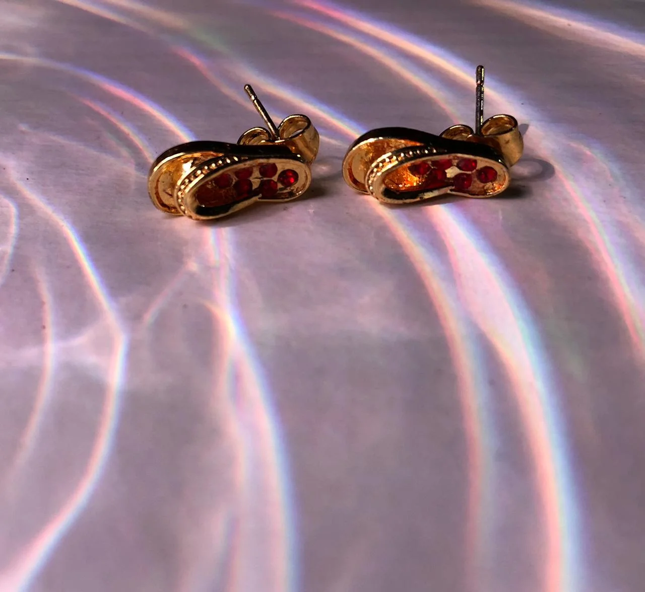 Mini Golden shoes stud - Image 2