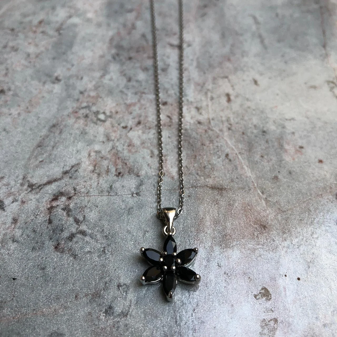 18KGP Blackstone Flower Pendant - Image 3