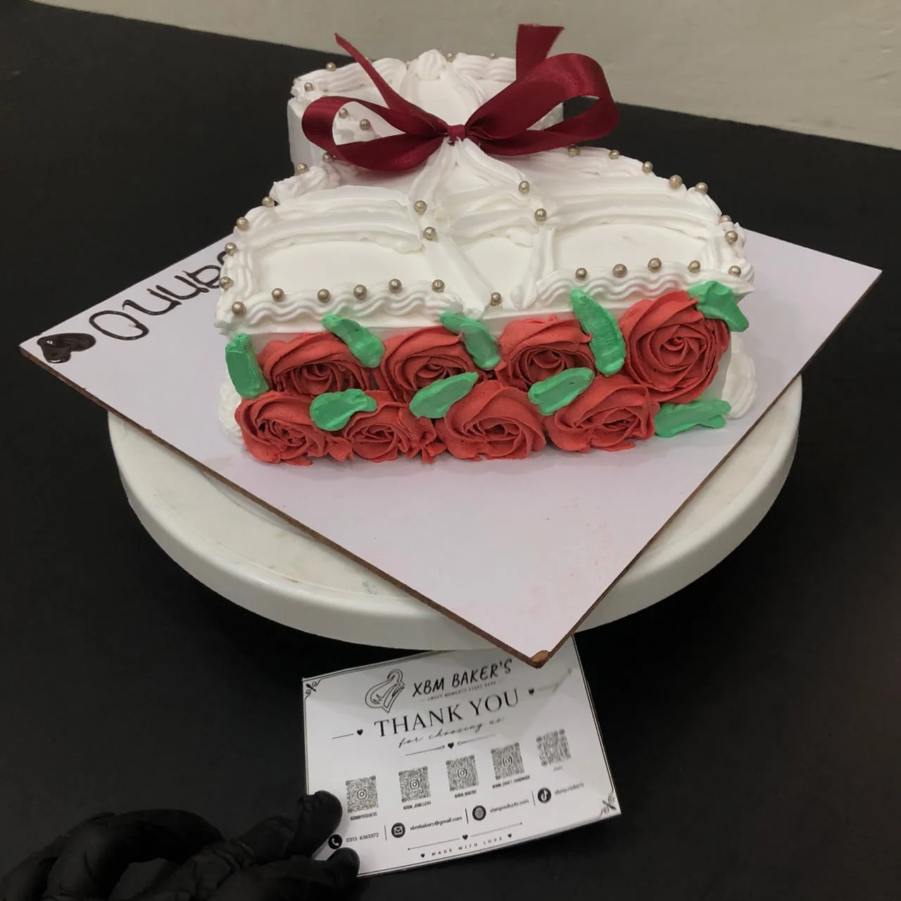 Flower Bouquet Cake - Image 4